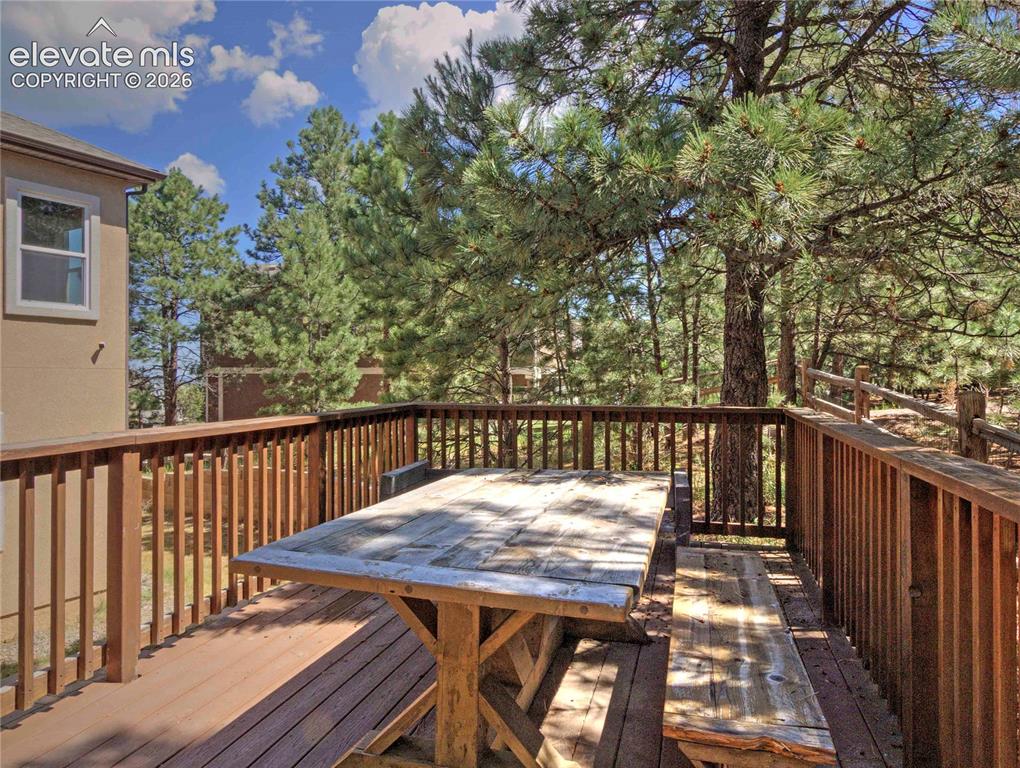Image 43 of 44: Deck