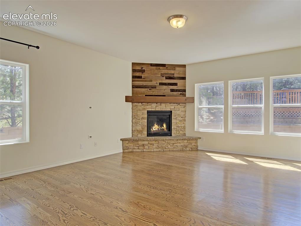 Image 7 of 44: Living Room
