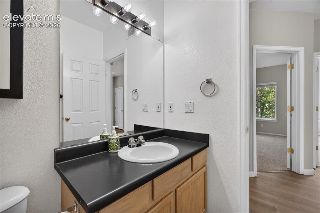 Image 16 of 37: Bathroom