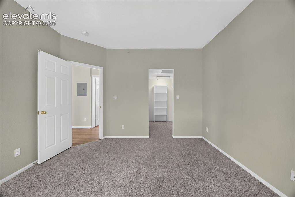 Image 19 of 37: Bedroom