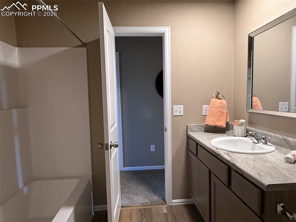 Image 31 of 39: Bathroom