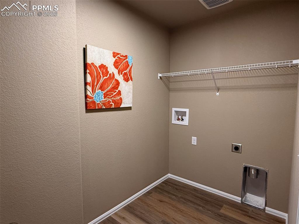 Image 37 of 39: Laundry