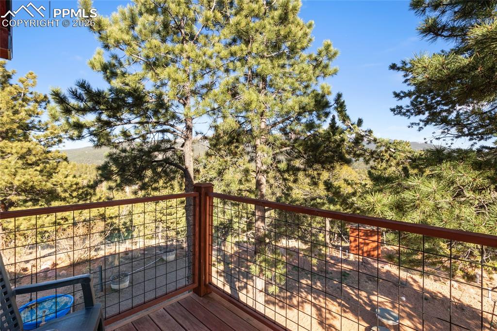 Image 11 of 39: Deck