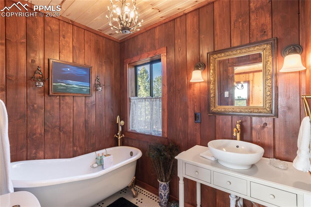 Image 16 of 39: Downstairs Bathroom