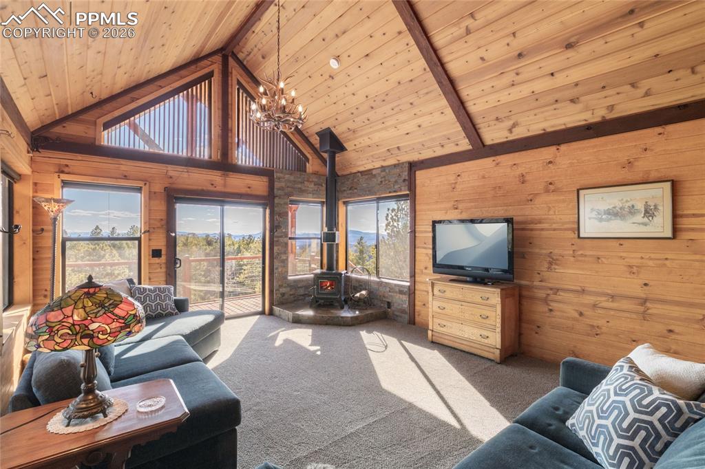 Image 17 of 39: Living Room