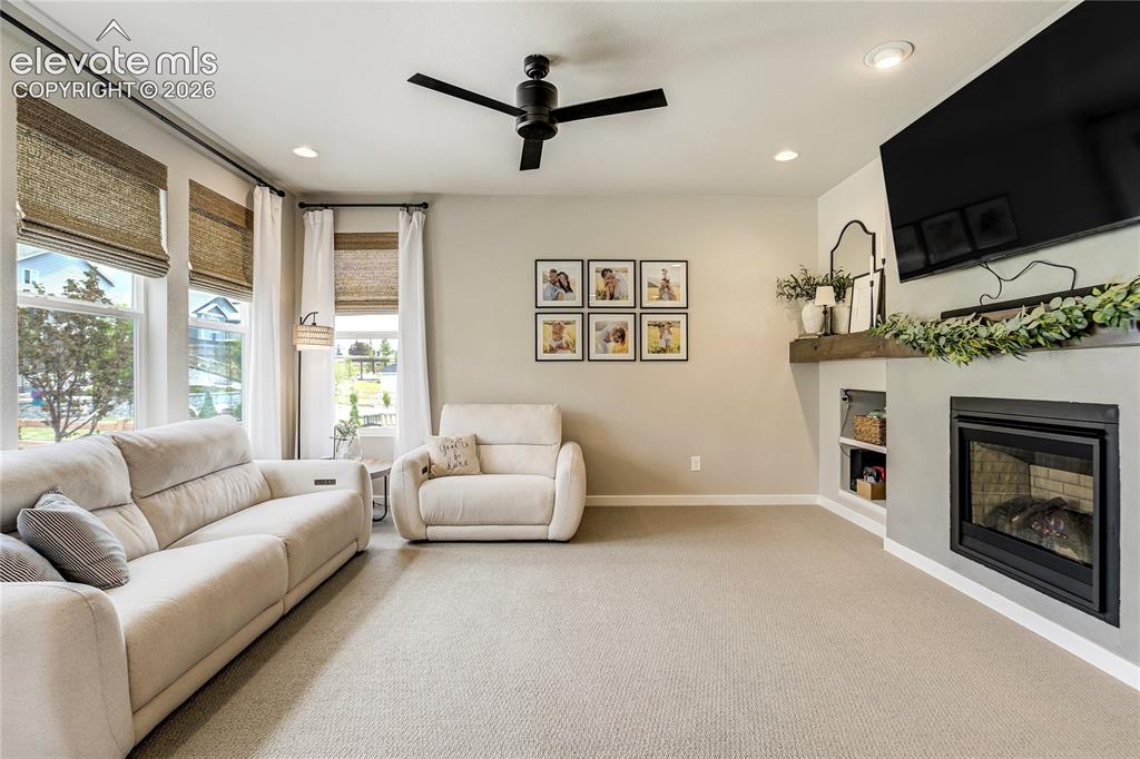 Image 10 of 50: Living Room