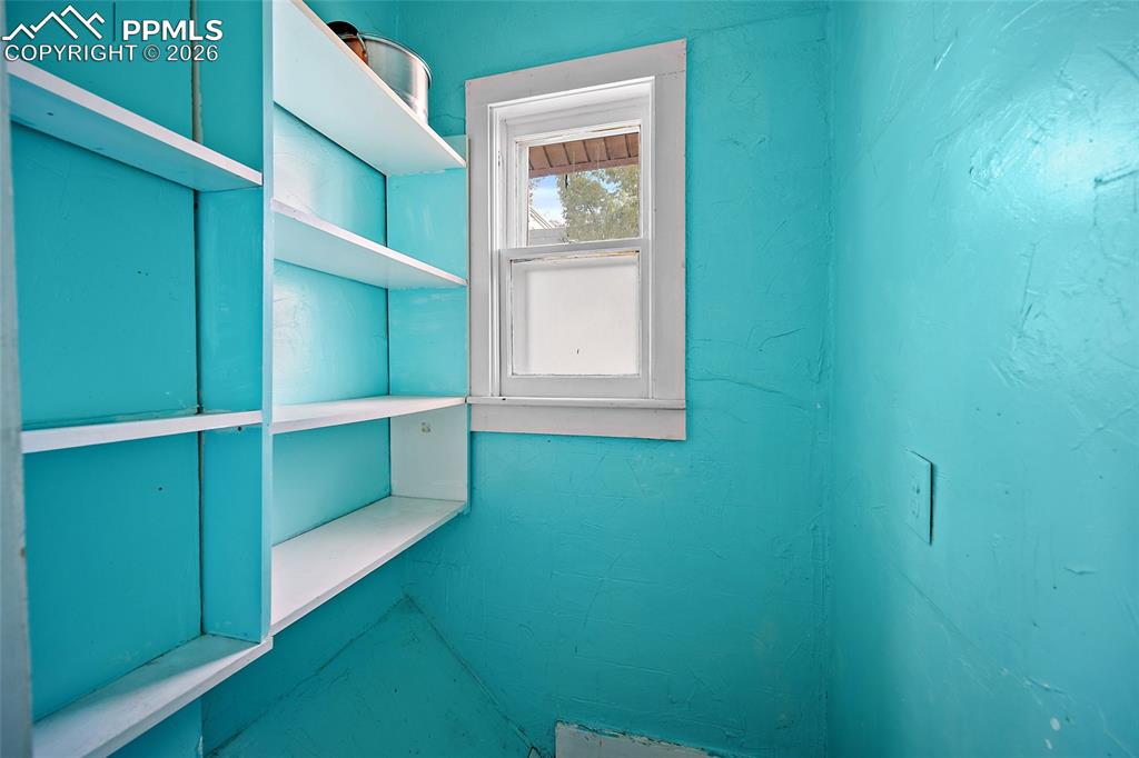 Image 9 of 30: Pantry