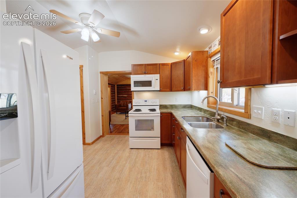 Image 5 of 29: Kitchen