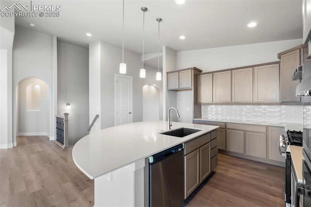 Image 12 of 50: Kitchen