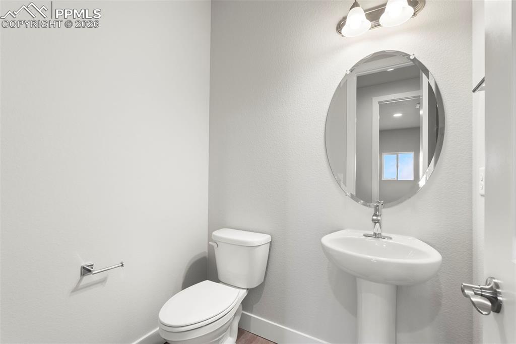 Image 31 of 50: Bathroom