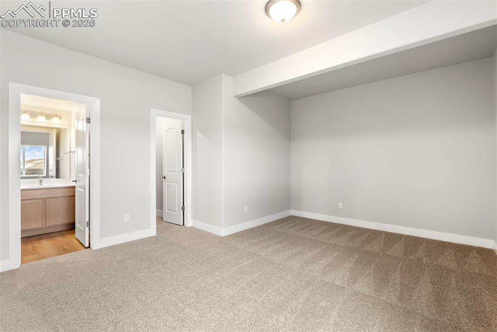 Image 47 of 50: Bedroom