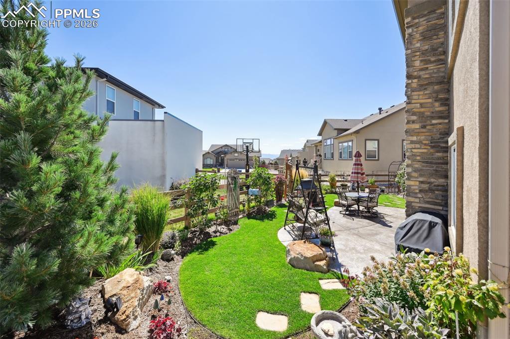 Image 12 of 49: Yard