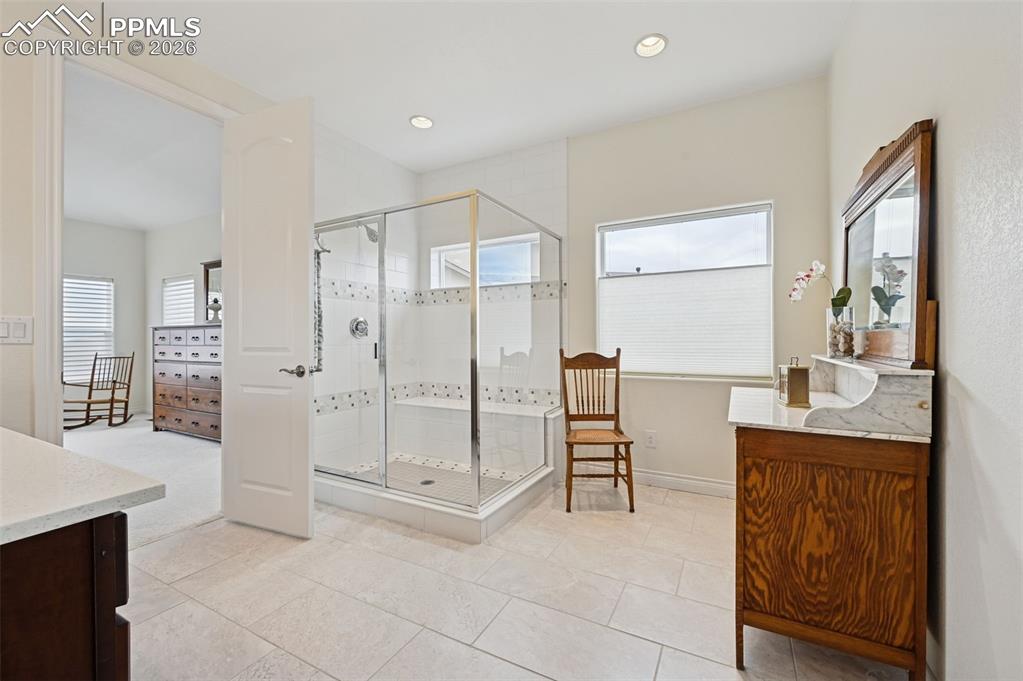 Image 29 of 49: Bathroom