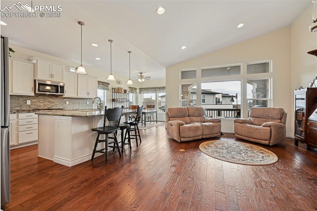 Image 33 of 49: Living Room