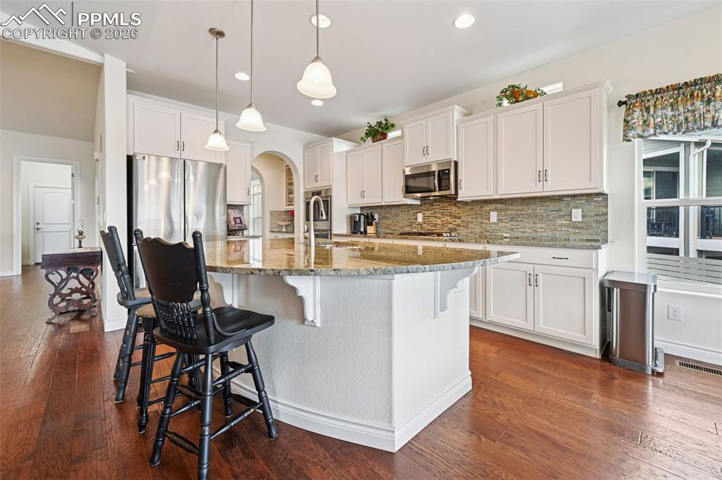 Image 38 of 49: Kitchen