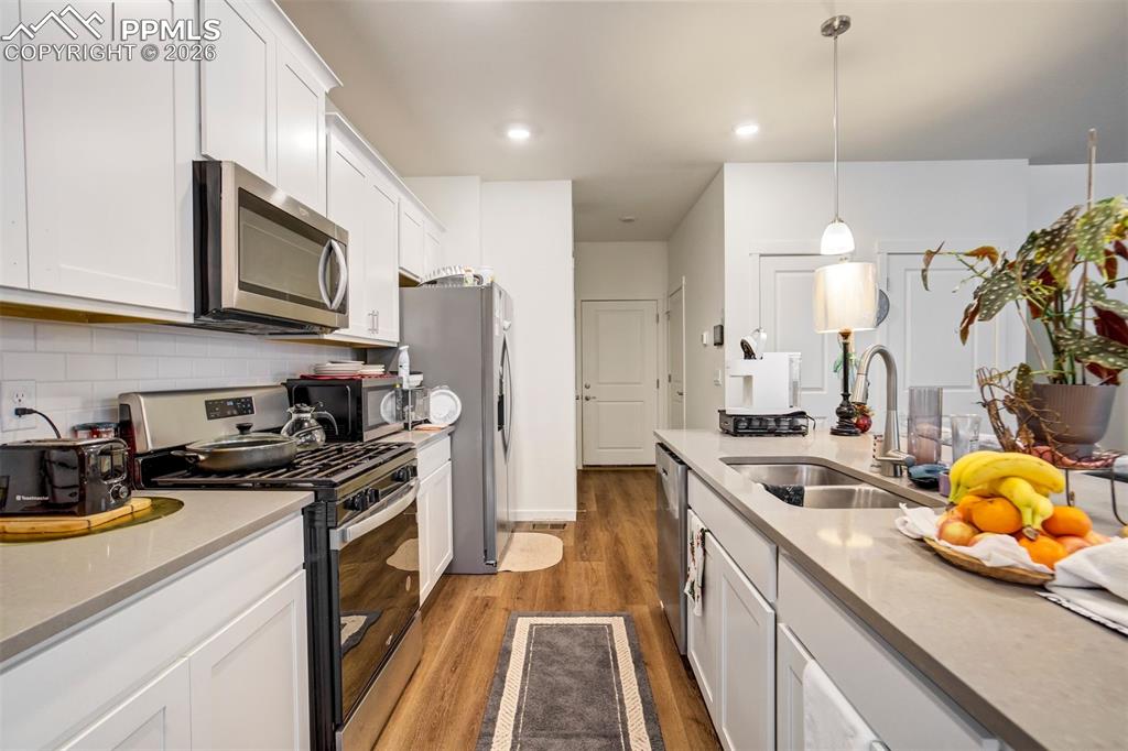 Image 13 of 48: Kitchen