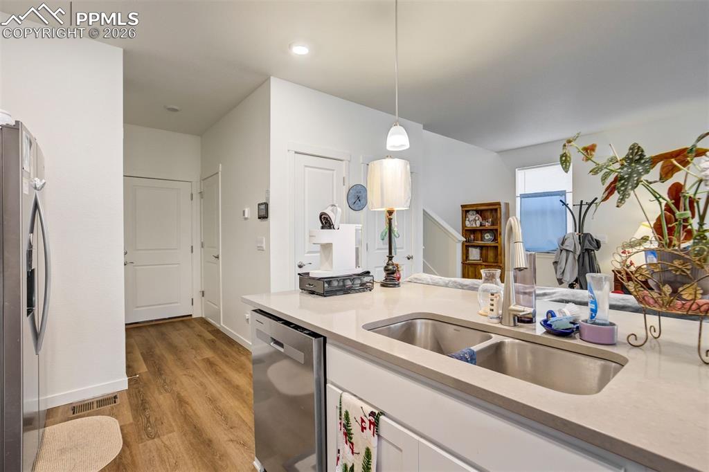 Image 14 of 48: Kitchen