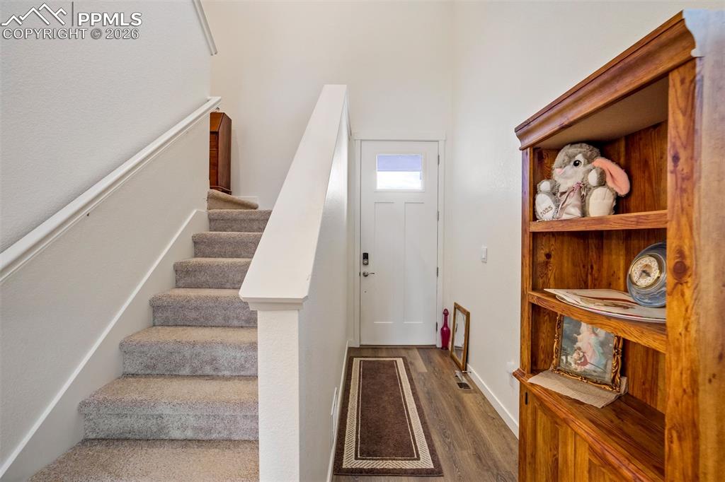 Image 8 of 48: Entry