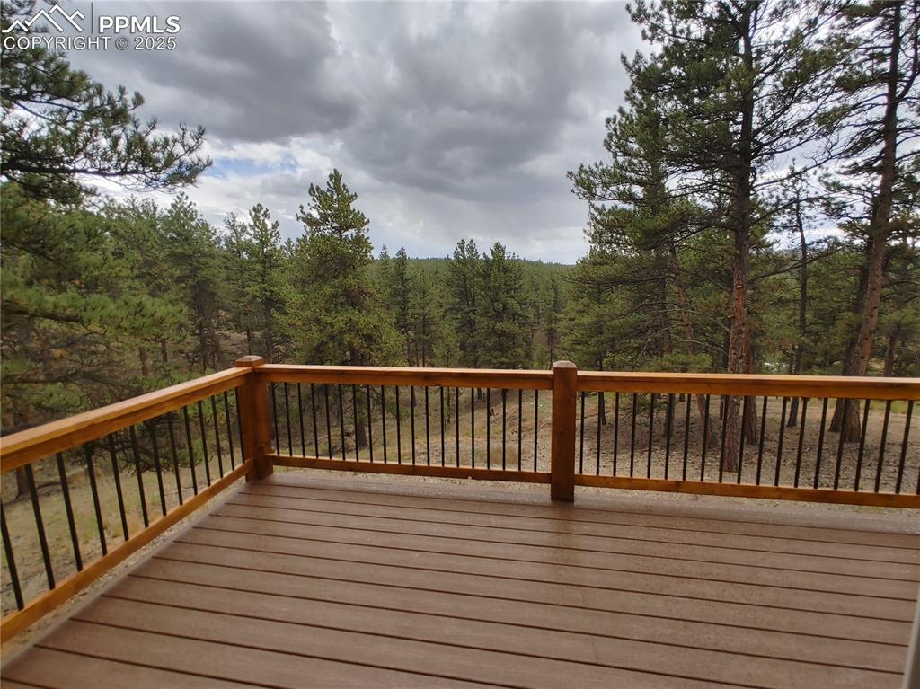 Image 30 of 40: Deck