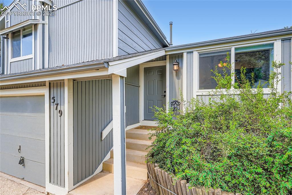 Image 3 of 32: View of front of house