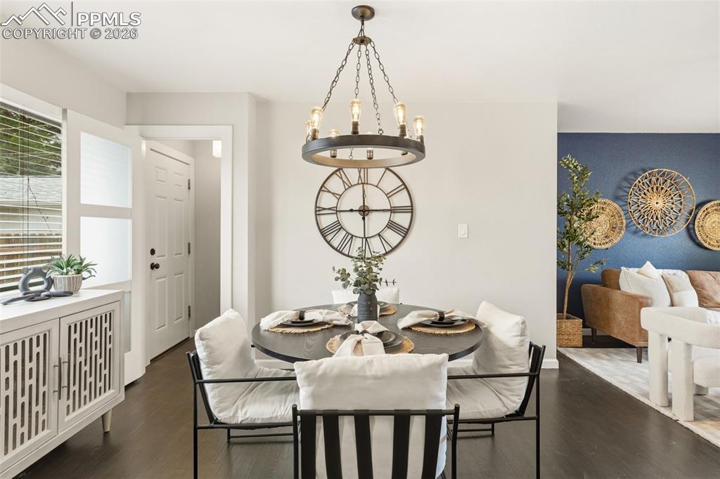 Image 8 of 29: Dining Area