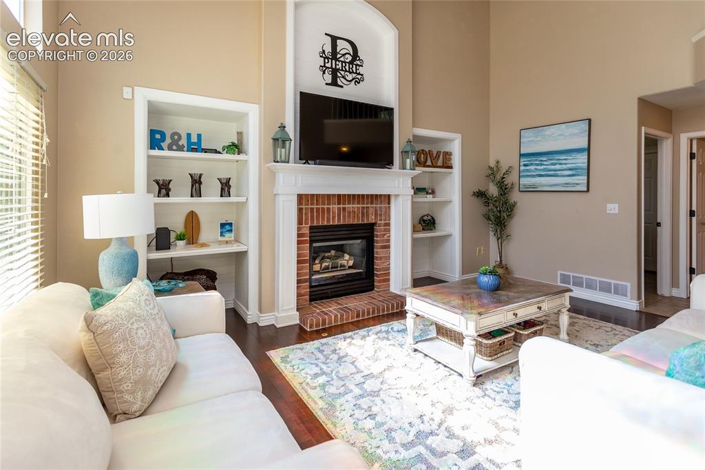 Image 13 of 43: Family Room