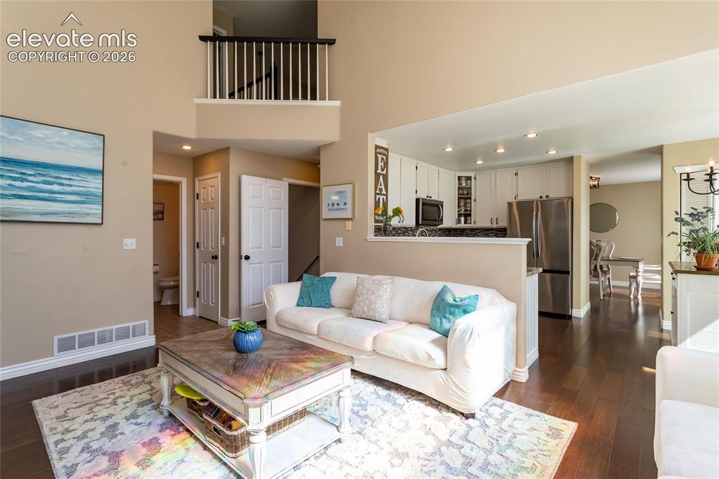 Image 14 of 43: Family Room