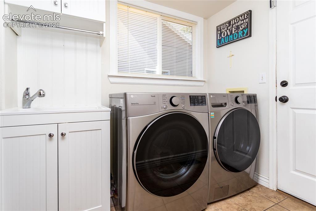 Image 17 of 43: Laundry