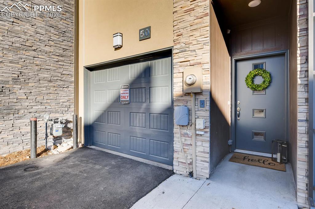 Image 2 of 29: Entry