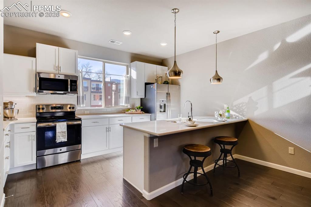 Image 3 of 29: Kitchen