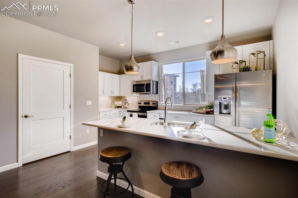 Image 5 of 28: Kitchen