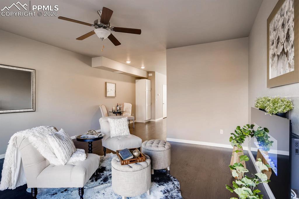 Image 7 of 29: Living Room