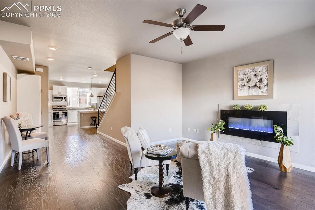 Image 7 of 28: Modern, electric fireplace