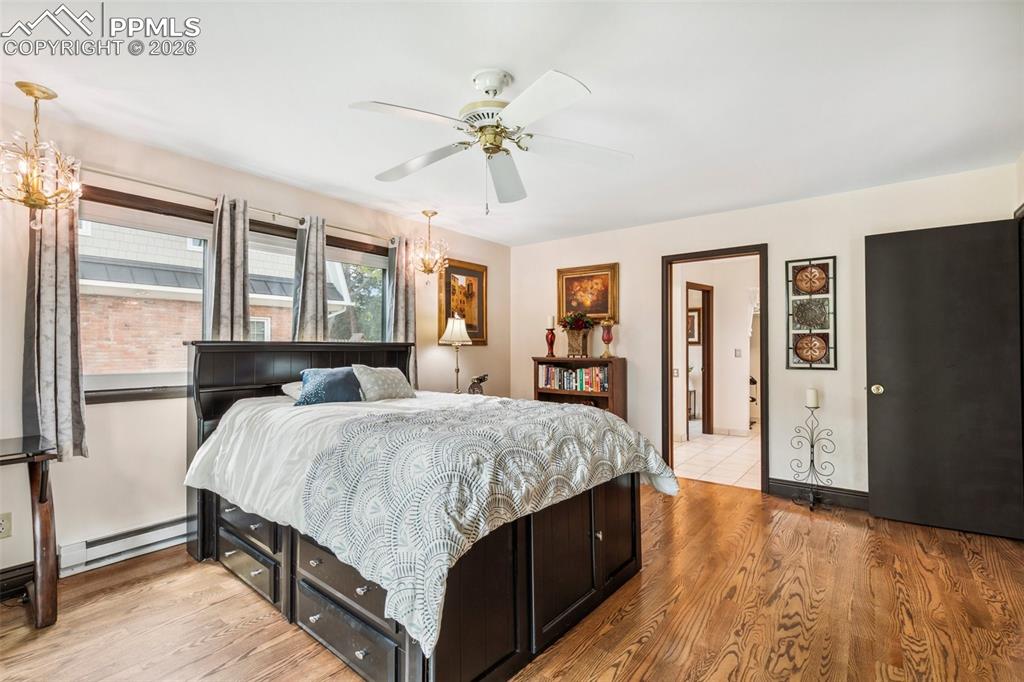 Image 20 of 45: Main Level Bedroom