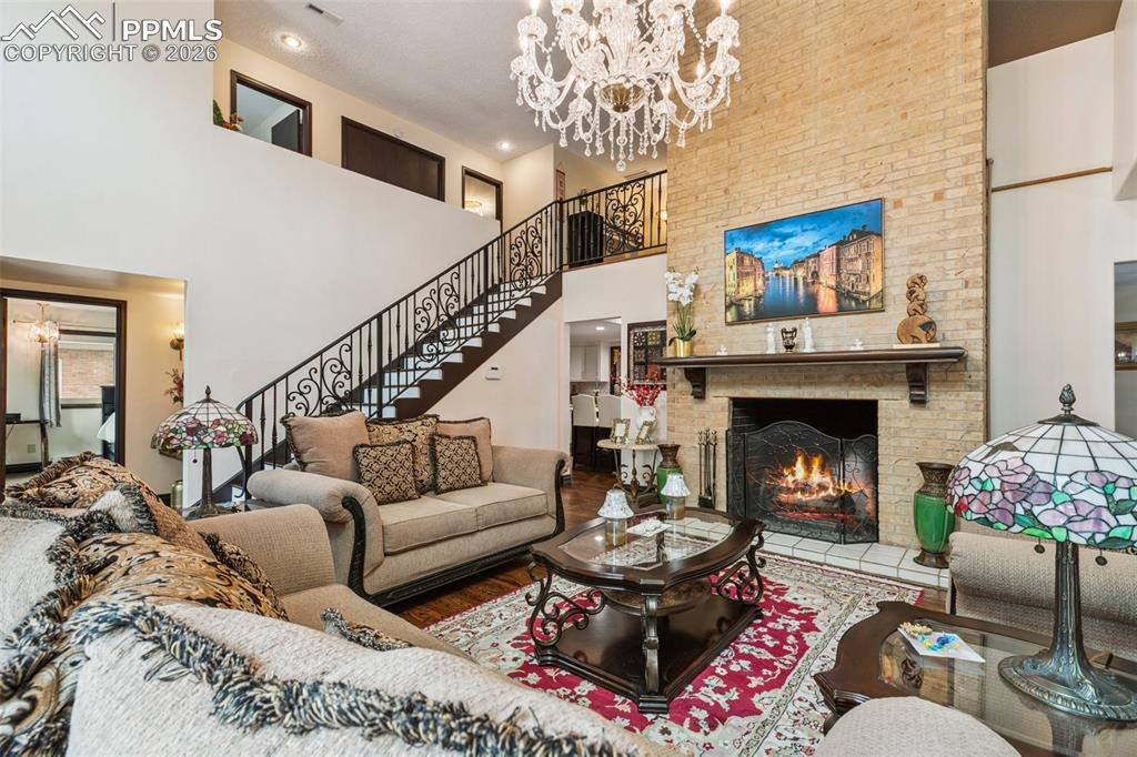 Image 5 of 45: Living Room