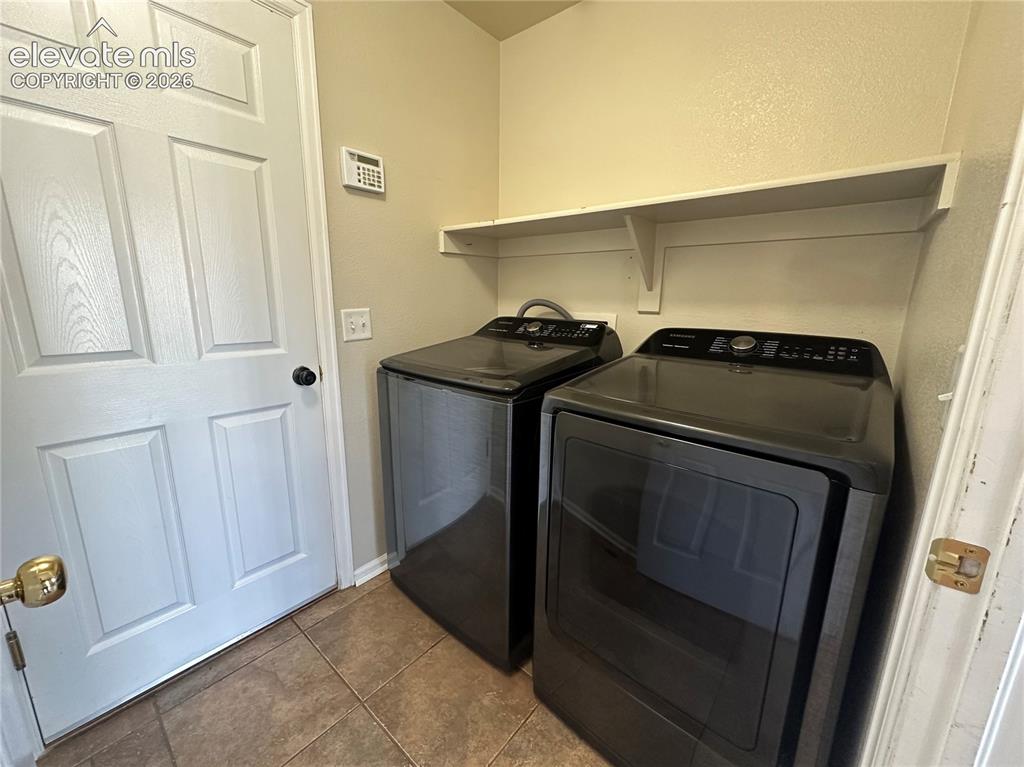 Image 16 of 18: Laundry