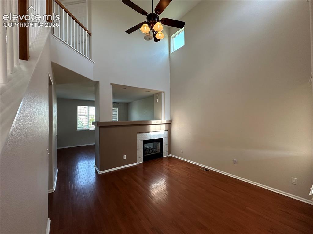 Image 2 of 18: Living Room