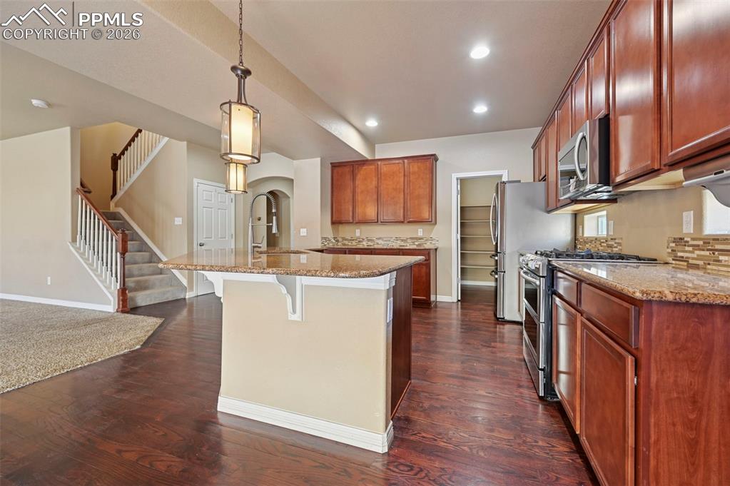 Image 10 of 38: Kitchen