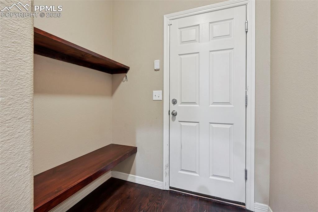 Image 35 of 38: Mud Room