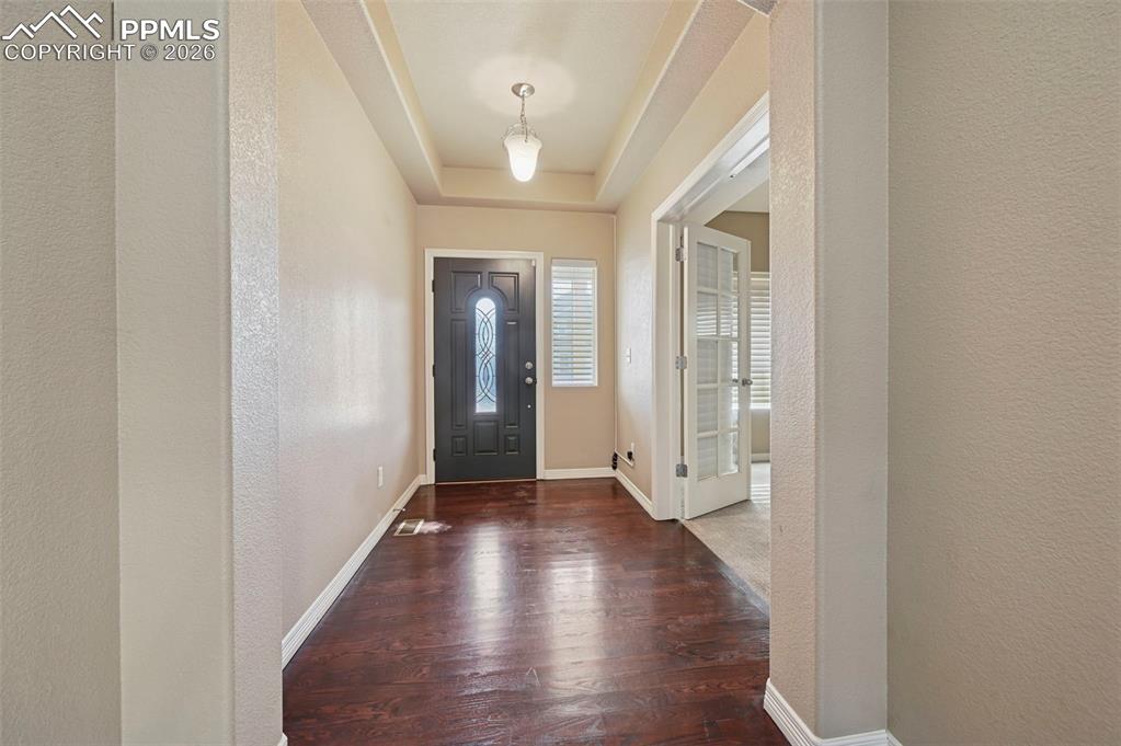 Image 4 of 38: Entry