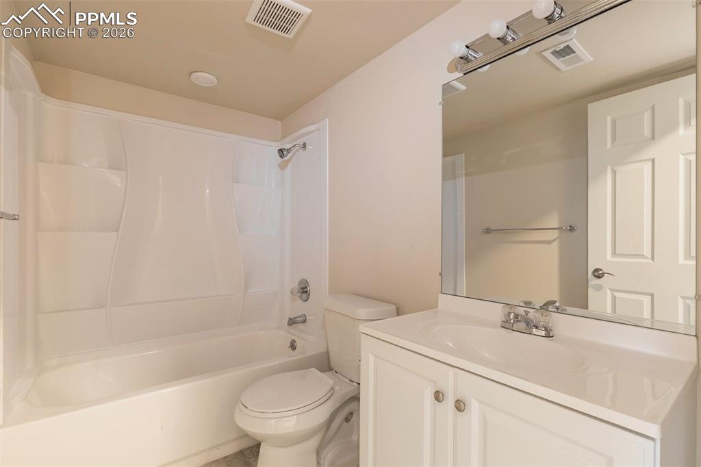 Image 44 of 49: Bathroom