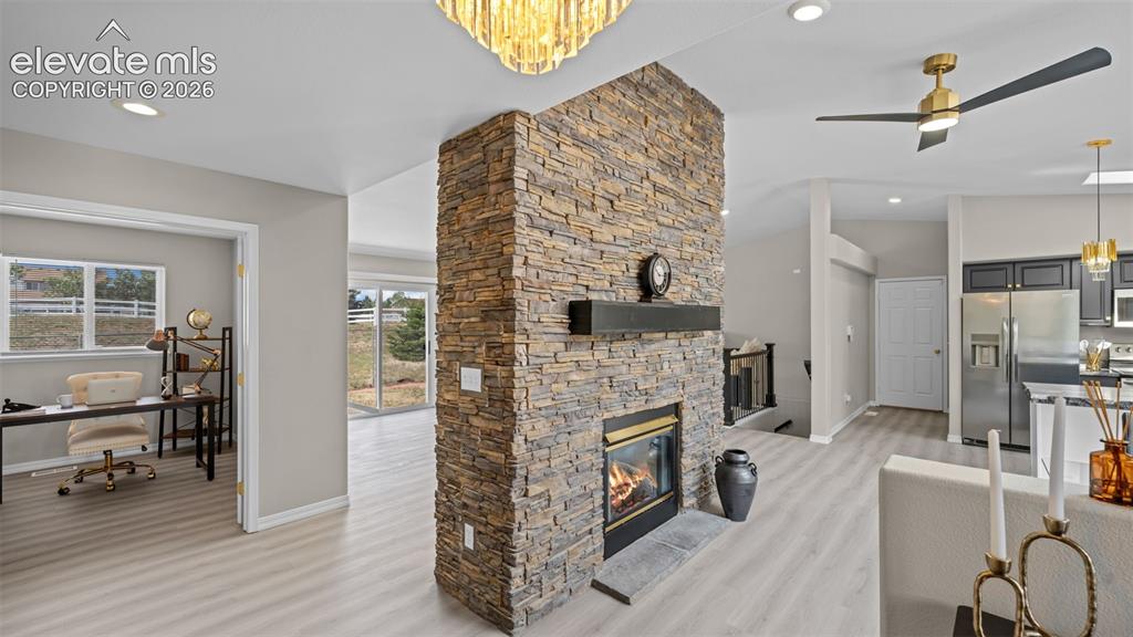 Image 19 of 48: New electric fireplace
