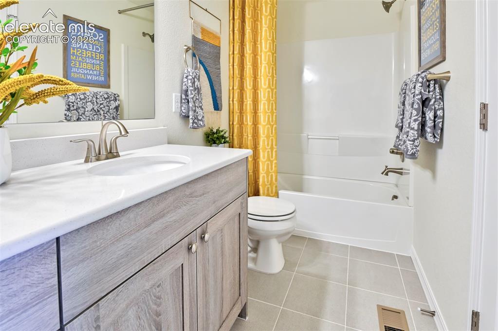 Image 24 of 30: *Photos from previous model home of same floorplan. Features and options wi