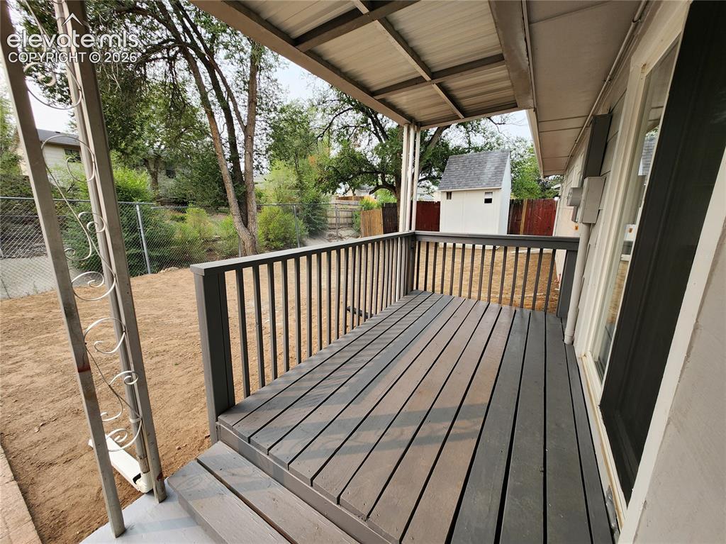 Image 5 of 15: Deck