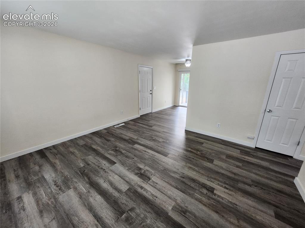 Image 7 of 15: Living Room