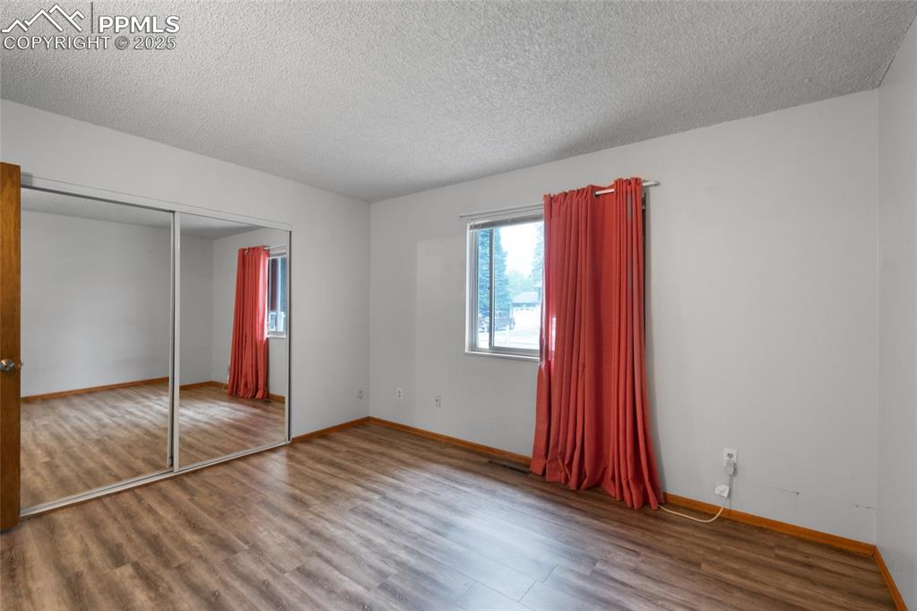 Image 18 of 39: Bedroom