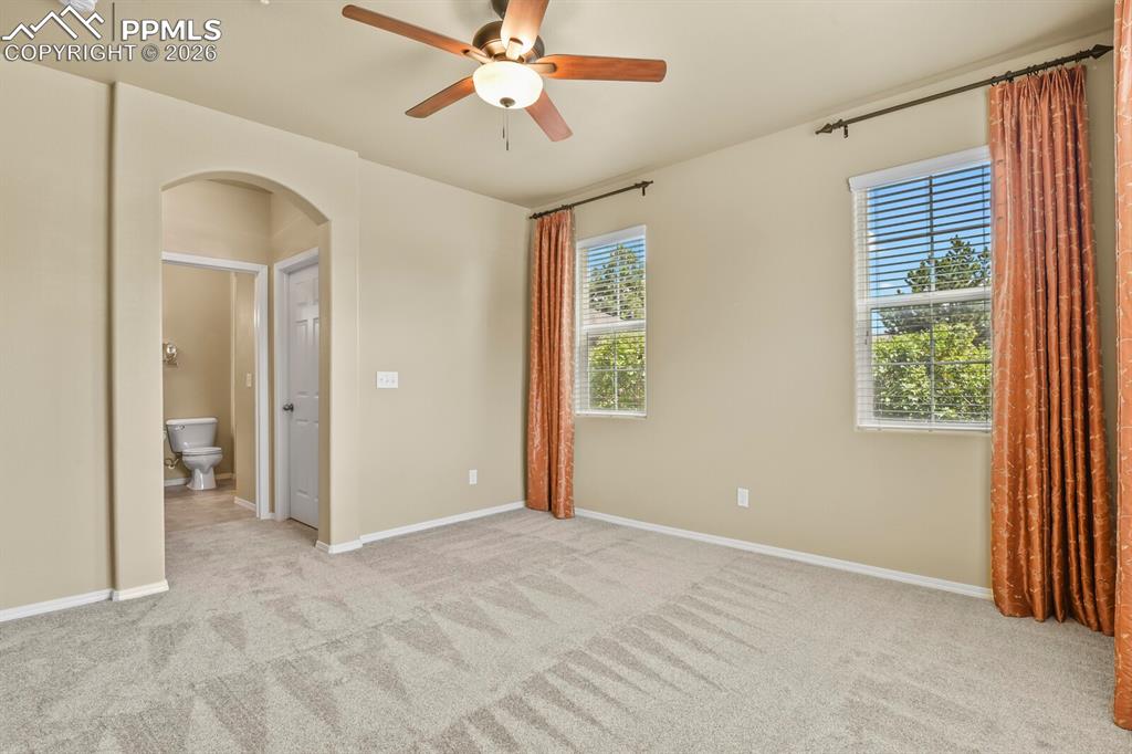 Image 16 of 27: Bedroom