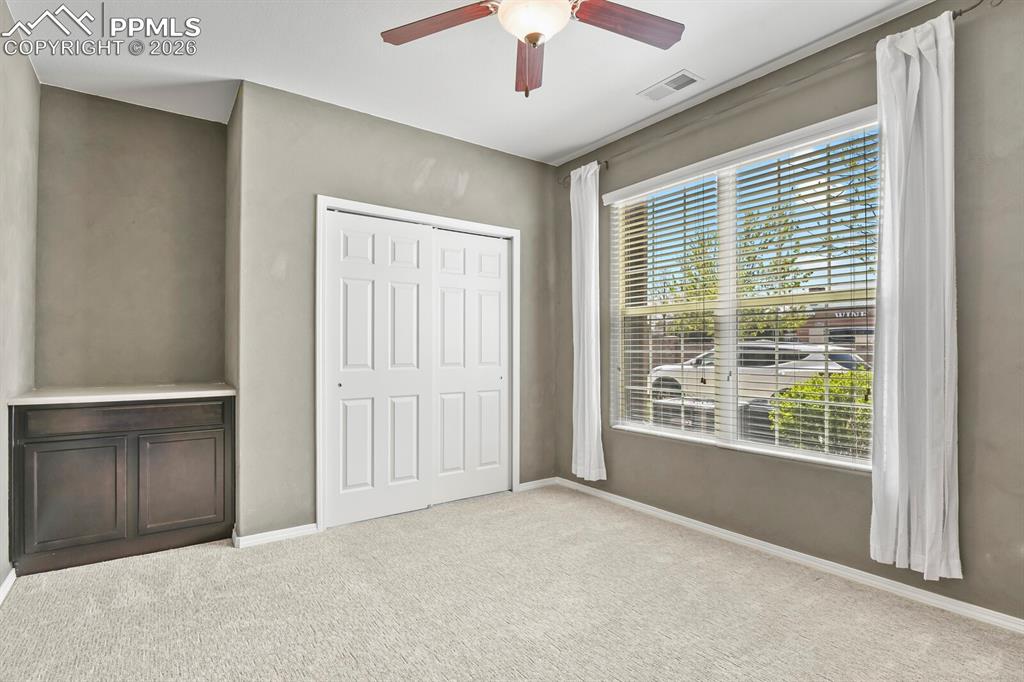 Image 21 of 27: Bedroom
