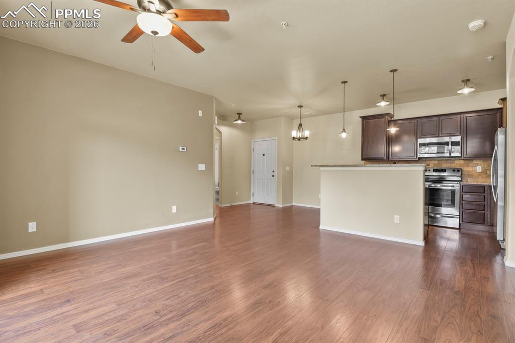 Image 6 of 27: Living Room