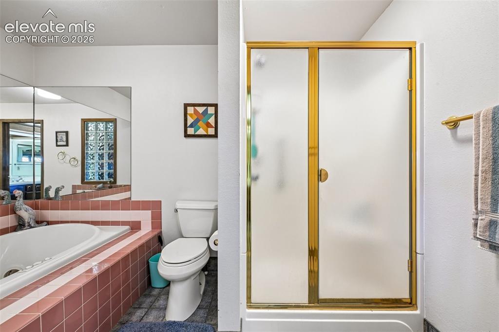 Image 19 of 30: Spacious layout